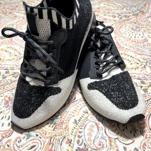 Like new Jslides sneakers